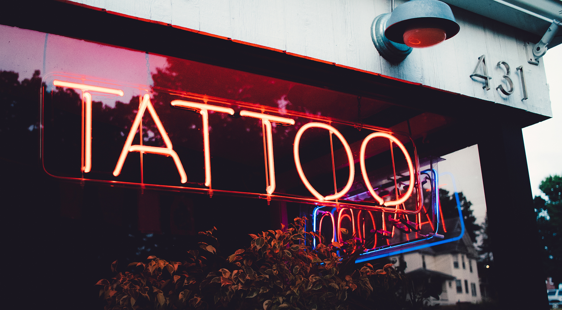 http://top10tattooshops.nl//storage/pwx_media/5/illuminated-tattoo-parlor-sign-at-night-2026-01-05-01-06-44-utc-1.jpg